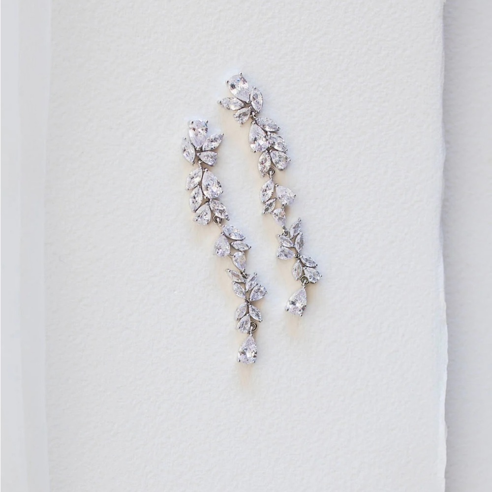 Jay Kay Braids and Bridal The Ritz Earrings - Picture 3 of 5